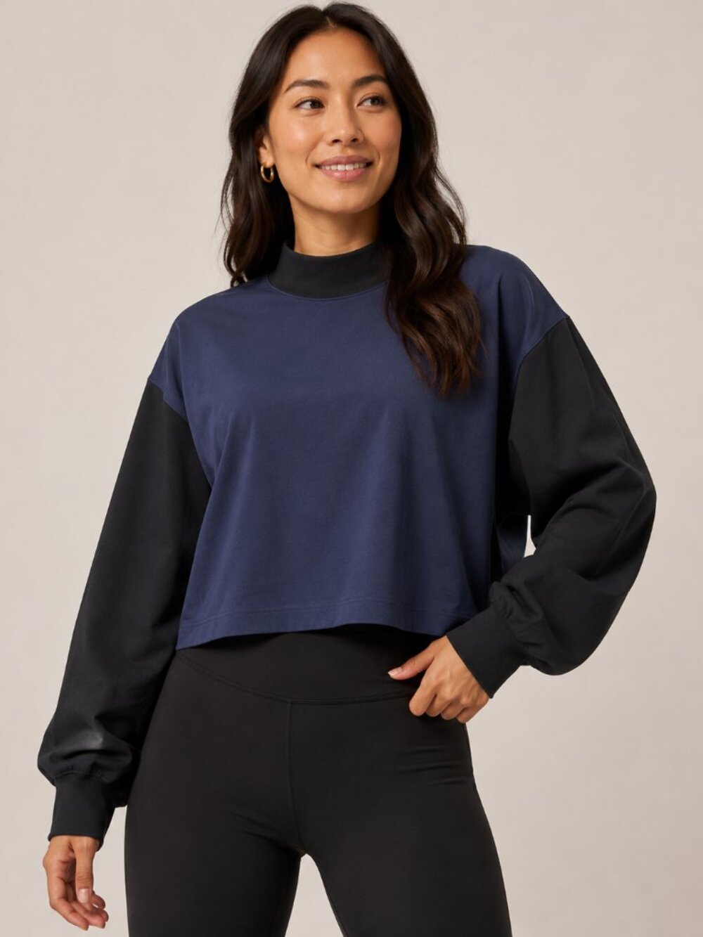 Athleta Cropped Mock Neck Pullover Women's Medium Navy Black Two Tone Athleisure